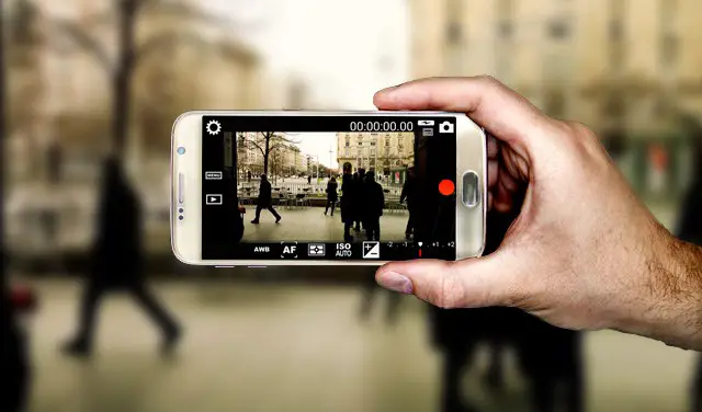 Top Gloed verdrievoudigen What are the Best Video Camera Apps for Android phones Filmmakers? - Newbie  Film School